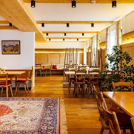 Pensión Krone Lautlingen 3*