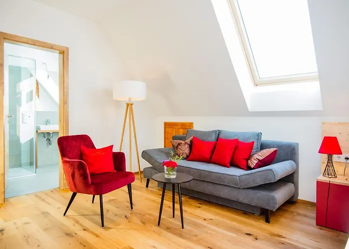 Konukevi Krone Lautlingen 3*